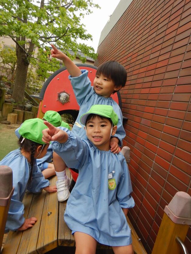 園庭遊び楽しいね♪