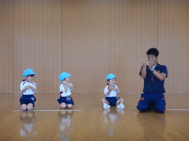 体育教室に参加する年少組