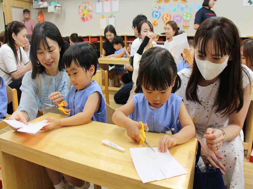 年少組。初めての参観日。