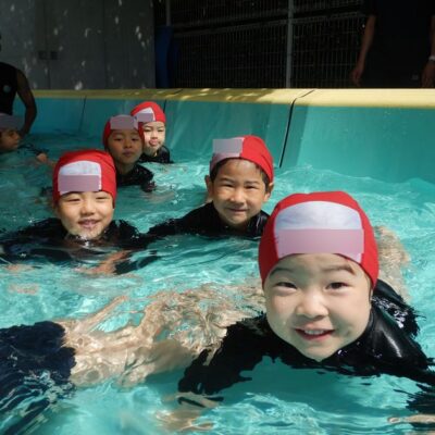 プール遊び