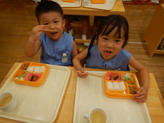 お箸でしっかり食べる