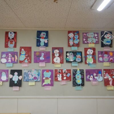 クラスの壁面雪だるま