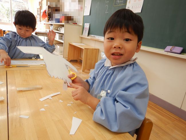 はさみを使った制作