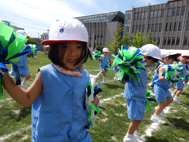 ダンスをする子ども